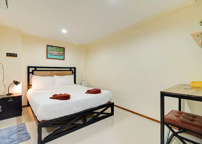Red Pin 好运旅馆 Appartamento Bangkok